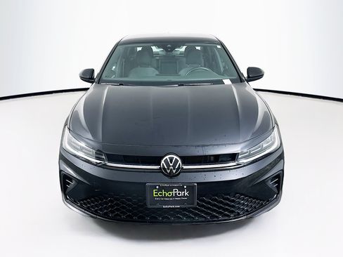Used 2025 Volkswagen Jetta Sport FWD image 2
