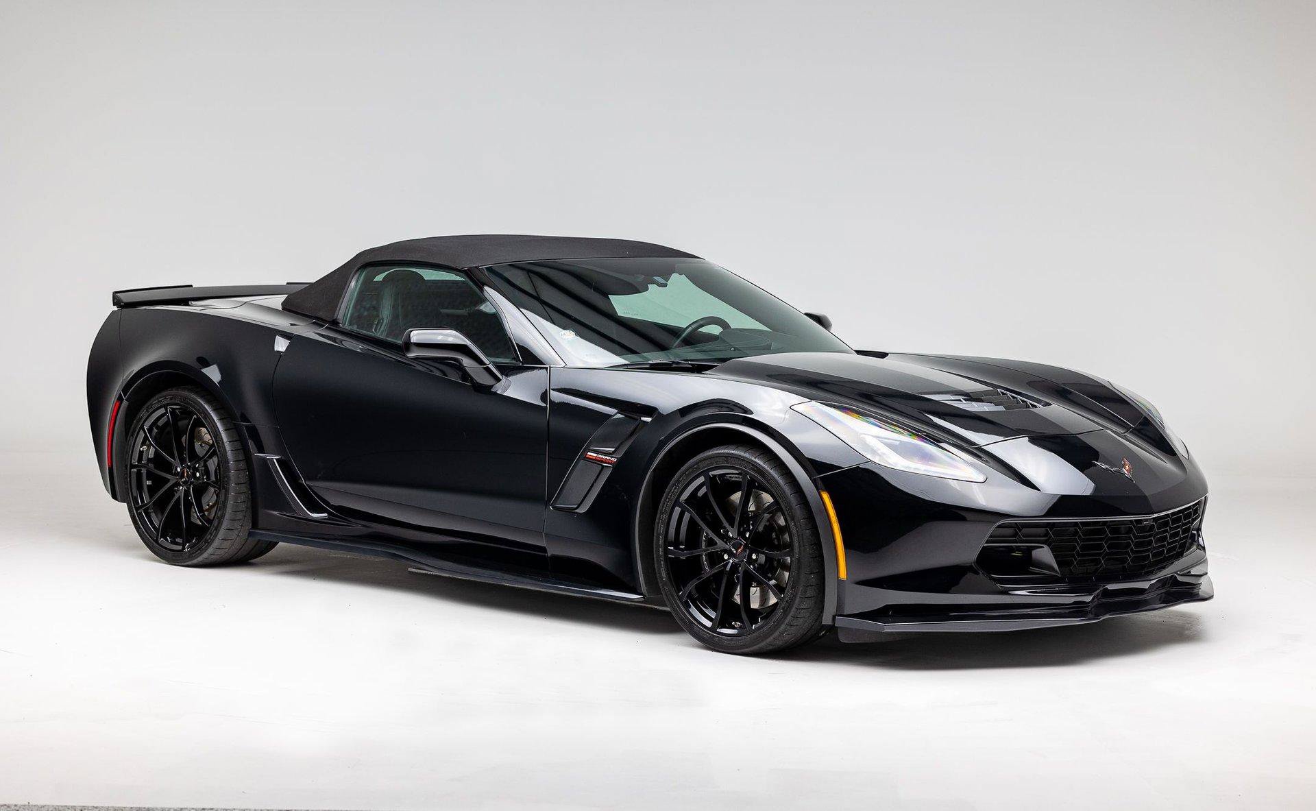 Used 2019 Chevrolet Corvette Grand Sport w/ Carbon Flash Badge Package RWD image 1