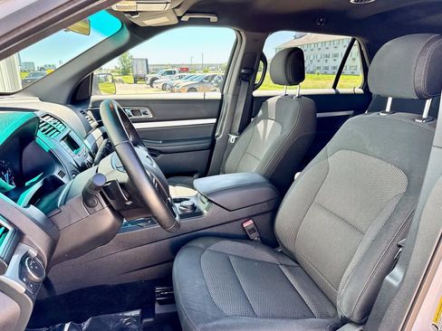 Used 2016 Ford Explorer XLT AWD/4WD image 11