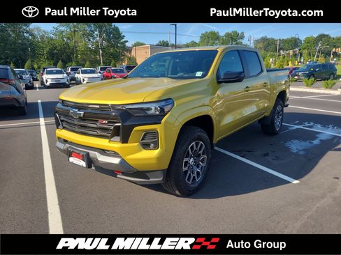 Used 2023 Chevrolet Colorado Z71 w/ Z71 Convenience Package 2 AWD/4WD image 1