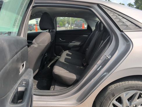Used 2024 Hyundai Elantra SEL FWD image 11