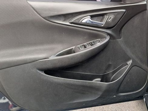 Used 2018 Chevrolet Malibu LT image 15