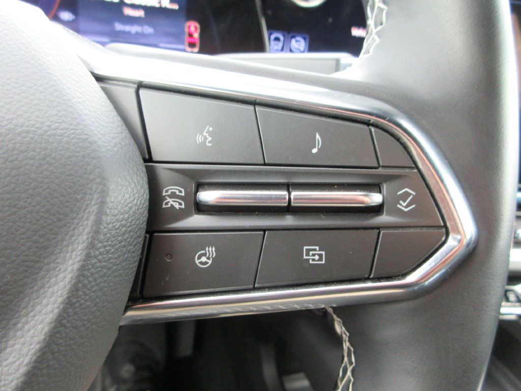 Used 2024 Chevrolet Equinox EV LT FWD image 25