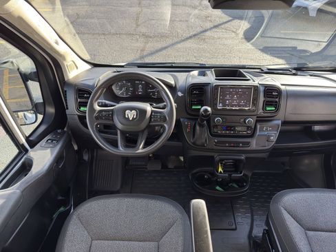 Used 2025 RAM ProMaster 2500 w/ Convenience Group FWD image 22
