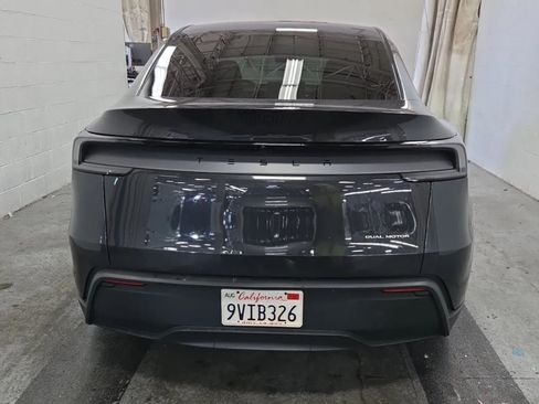 Used 2026 Tesla Model Y AWD image 5