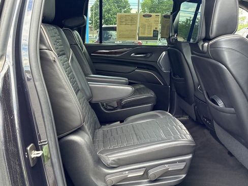 Used 2022 Cadillac Escalade ESV Sport Platinum AWD/4WD image 14