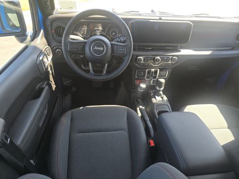 New 2025 Jeep Wrangler Rubicon image 25