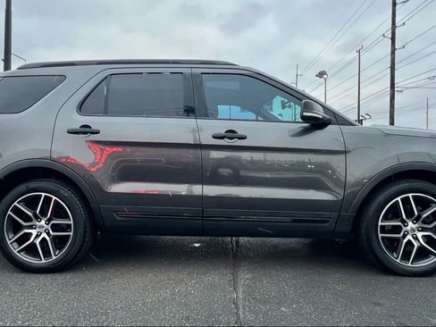 Used 2017 Ford Explorer Sport w/ Equipment Group 401A image 9