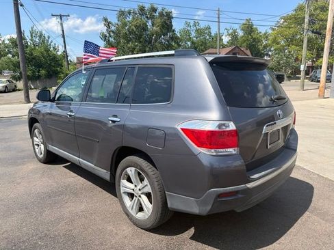 Used 2012 Toyota Highlander Limited w/ Tow Pkg AWD/4WD image 5