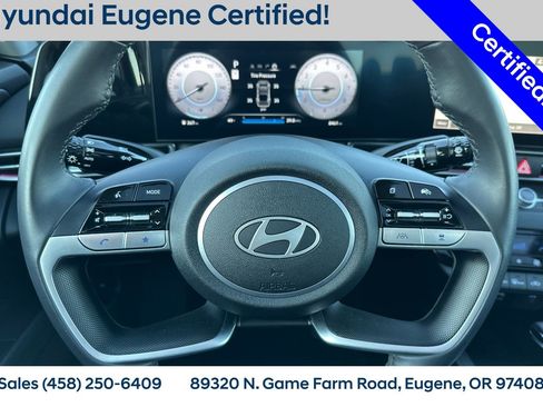 Used 2025 Hyundai Elantra SEL image 29