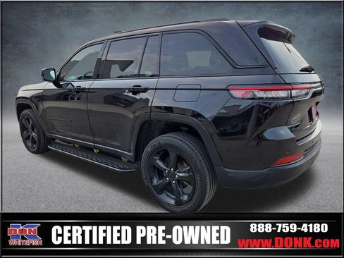 Used 2023 Jeep Grand Cherokee Altitude AWD/4WD image 6