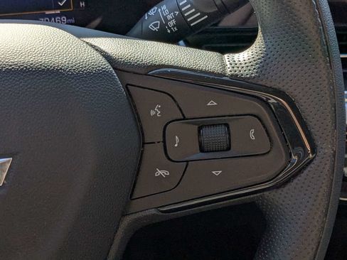Used 2025 Chevrolet Trax LT FWD image 24