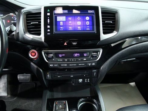 Used 2016 Honda Pilot Touring image 21