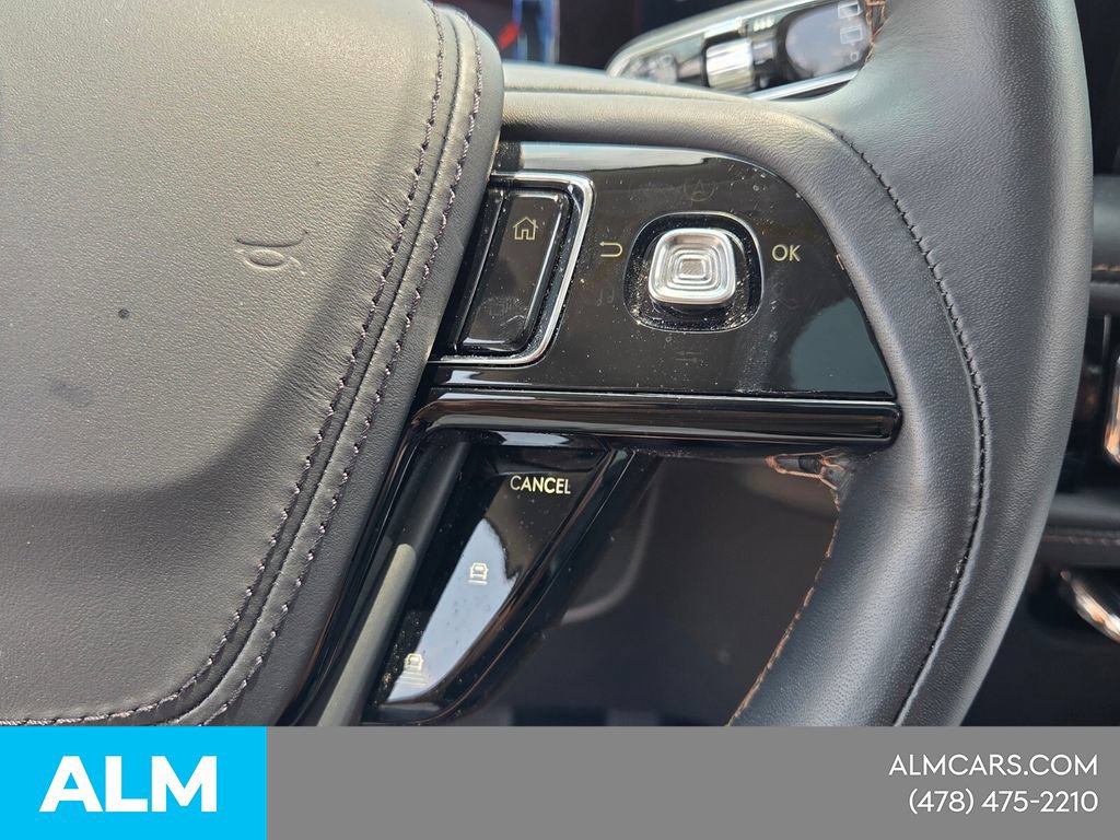Used 2025 Lincoln Aviator Reserve AWD/4WD image 27