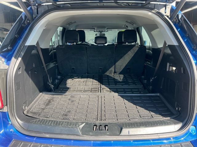 Used 2023 Ford Explorer XLT w/ Equipment Group 202A AWD/4WD image 27