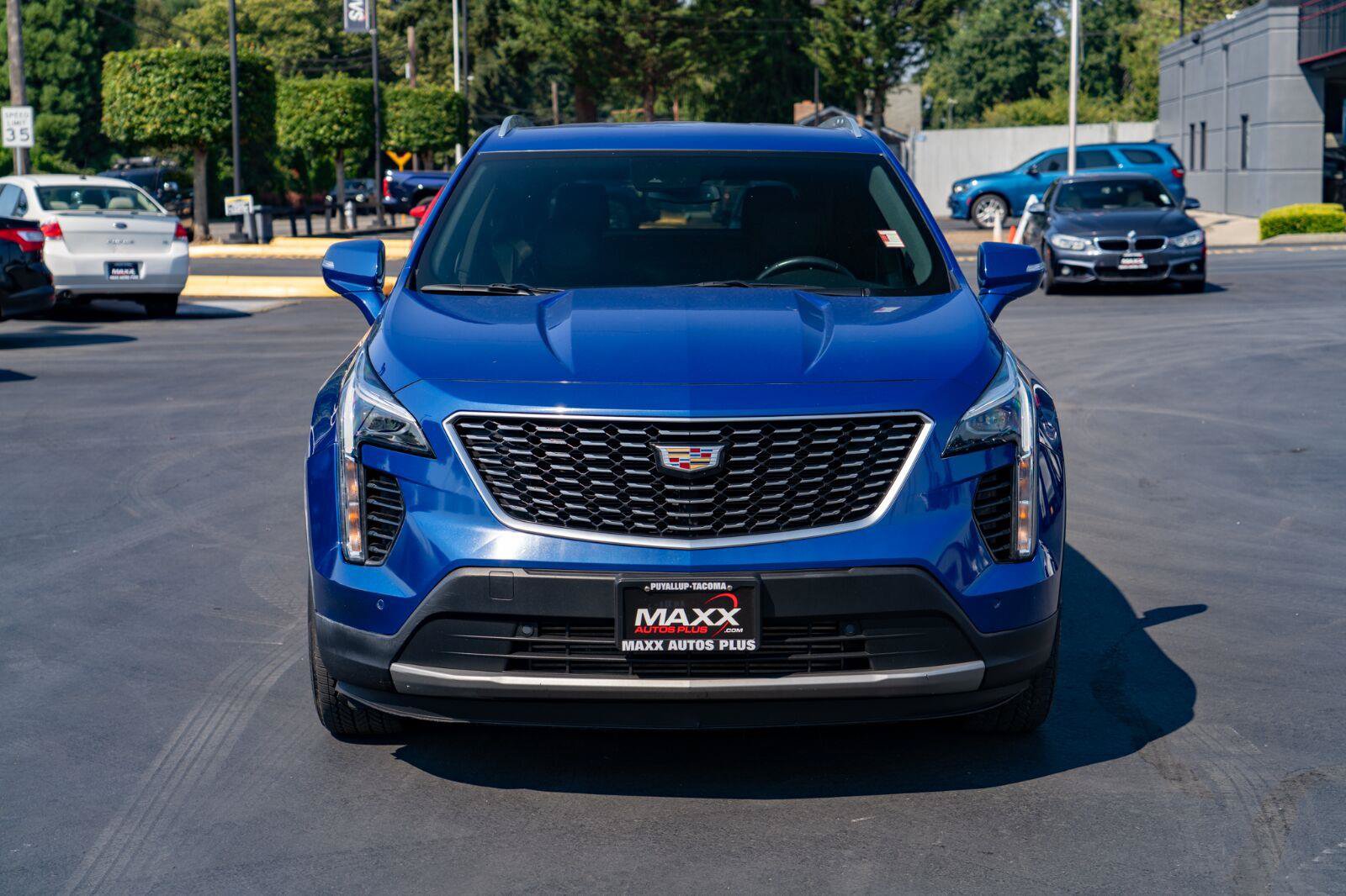 Used 2022 Cadillac XT4 Premium Luxury w/ Safety Alert Package AWD/4WD image 3