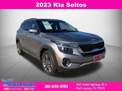 Used 2023 Kia Seltos S w/ Navigation Package image 1