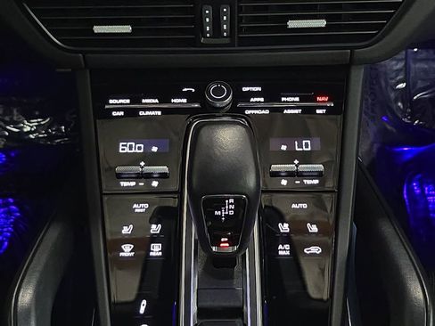 Certified 2023 Porsche Cayenne Turbo AWD/4WD image 19