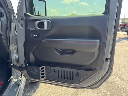 Used 2021 Jeep Wrangler Unlimited Rubicon w/ Uconnect 4C Nav & Sound Group AWD/4WD image 23
