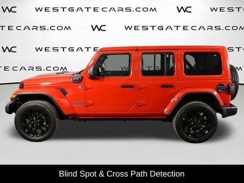 Used 2025 Jeep Wrangler Unlimited Sahara w/ Safety Group image 5