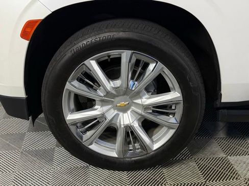 Used 2023 Chevrolet Suburban High Country w/ Premium Package 2 RWD image 18