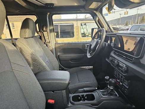 Used 2026 Jeep Gladiator Sport AWD/4WD image 9