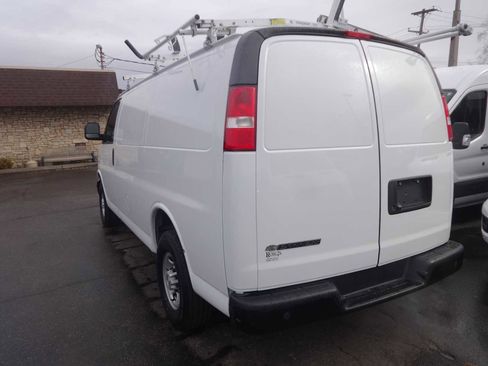 Used 2020 Chevrolet Express 3500 w/ Driver Convenience Package image 4