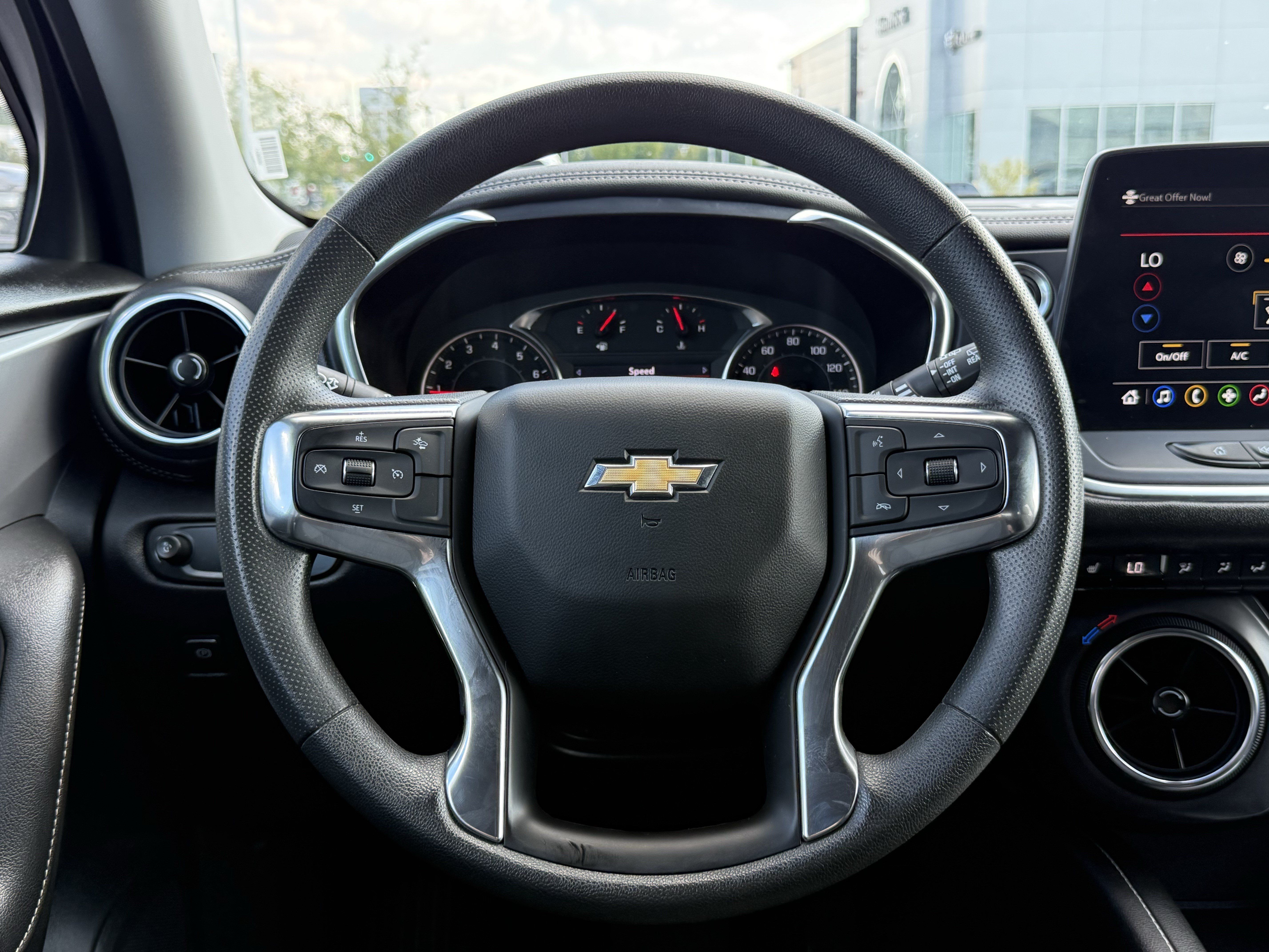 Used 2025 Chevrolet Blazer LT FWD image 19