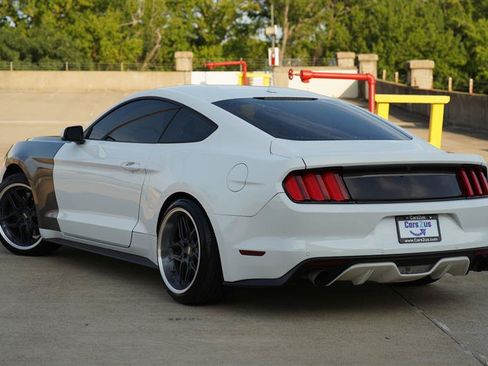 Used 2015 Ford Mustang Coupe RWD image 3