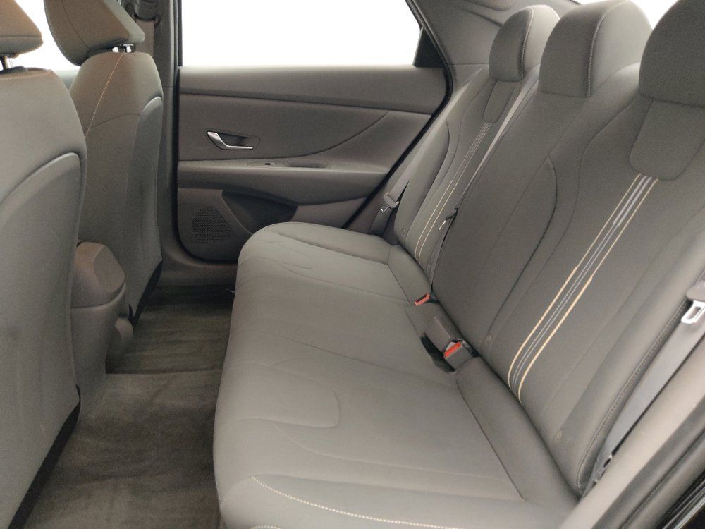 Used 2023 Hyundai Elantra SEL FWD image 18