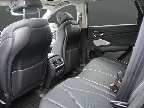 Certified 2024 Acura RDX SH-AWD w/ Advance Package image 9