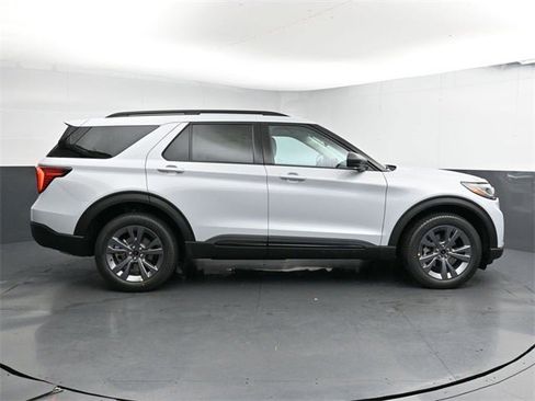 New 2026 Ford Explorer Active w/ Active Comfort Package image 15