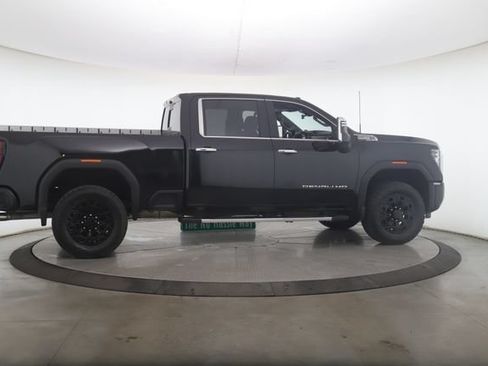 Used 2025 GMC Sierra 2500 Denali w/ Denali Reserve Package AWD/4WD image 6