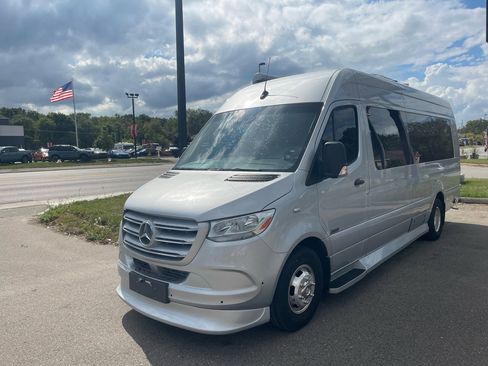 Used 2021 Mercedes-Benz Sprinter 3500 image 11