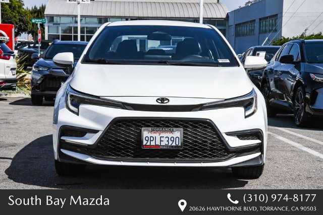 Used 2024 Toyota Corolla SE FWD image 2