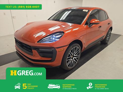 Used 2024 Porsche Macan AWD/4WD image 1