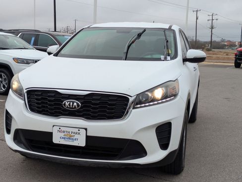 Used 2019 Kia Sorento L image 7