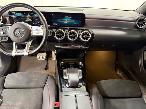 Used 2022 Mercedes-Benz CLA 250 image 2