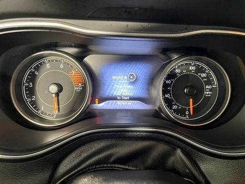 Certified 2019 Jeep Cherokee Limited w/ Trailer Tow Group AWD/4WD image 21