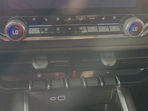 Used 2026 Chevrolet Colorado Z71 w/ Technology Package image 16