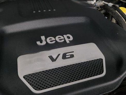 Used 2017 Jeep Wrangler Sahara AWD/4WD image 58