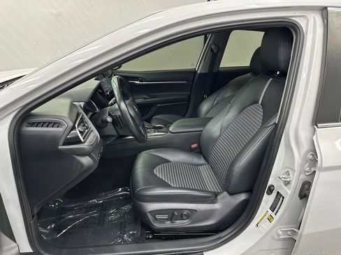 Used 2023 Toyota Camry SE FWD image 9