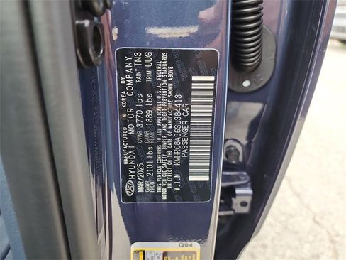 New 2025 Hyundai Venue Limited image 32