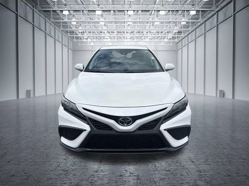 Used 2022 Toyota Camry SE w/ Convenience Package FWD image 8