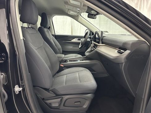 Used 2025 Ford Explorer Active AWD/4WD image 59