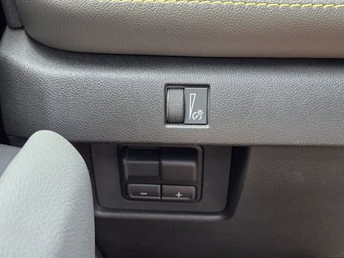Used 2025 Chevrolet Colorado ZR2 w/ Technology Package AWD/4WD image 28