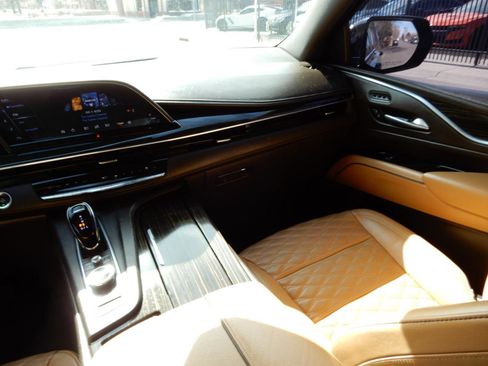 Used 2022 Cadillac Escalade Premium Luxury image 24