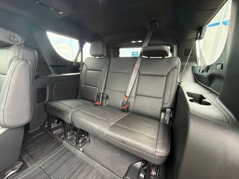 Used 2023 Chevrolet Suburban High Country w/ Premium Package 2 AWD/4WD image 14