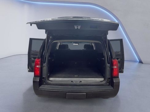 Used 2018 Chevrolet Suburban Premier image 12