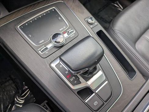 Used 2019 Audi Q5 2.0T Premium Plus w/ Premium Plus Package AWD/4WD image 12